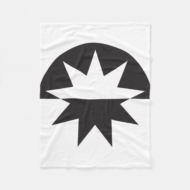 Black White Deco Star Sunburst Fleece Blanket (Front)