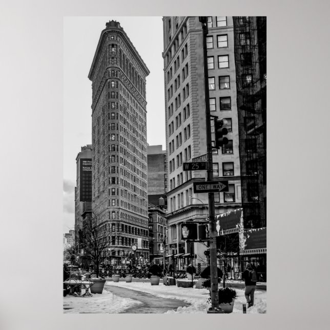 Black & White Flatiron Building Photo in NYC Poster (Front)