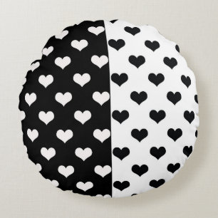 Black White Love Heart Pattern Round Cushion