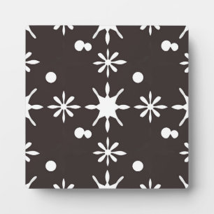 Black White Modern Daisy Pattern Plaque