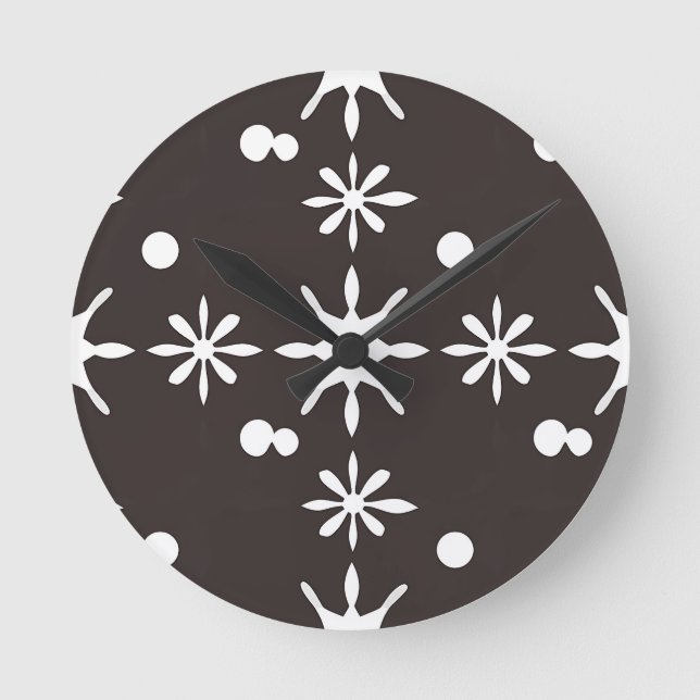 Black White Modern Daisy Pattern Round Clock (Front)