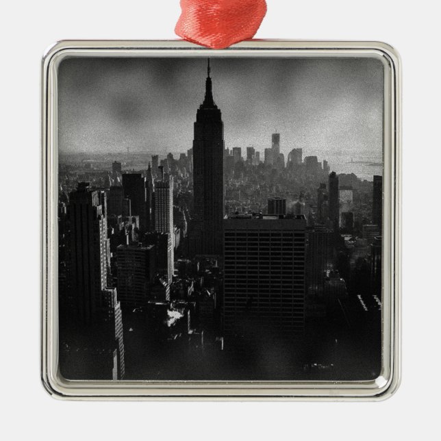 Black & White New York City Metal Tree Decoration (Front)