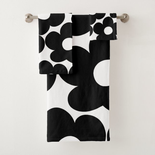Black & White Retro Daisies #1 #decor #art Bath Towel Set (Insitu)