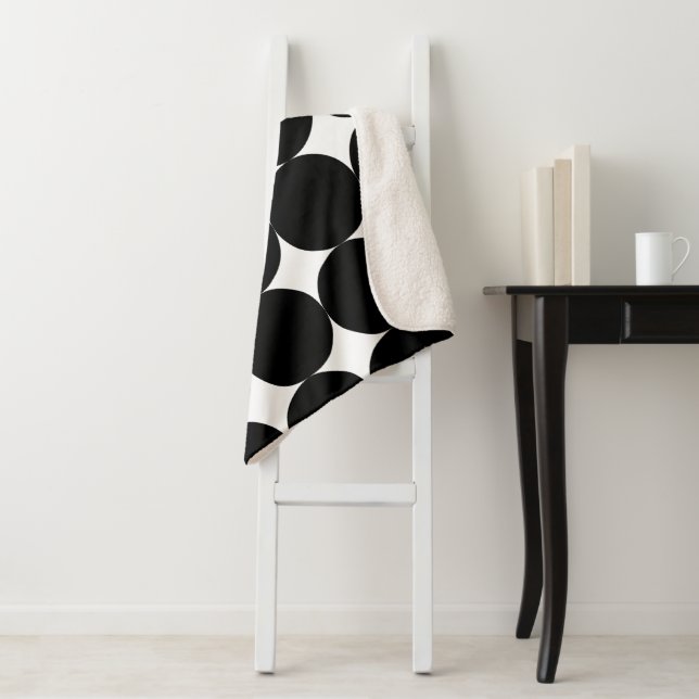 Black White Retro Geometric Circle Pattern  Sherpa Blanket (In Situ)
