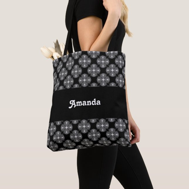 Black & white, Shoulder Tote (Close Up)