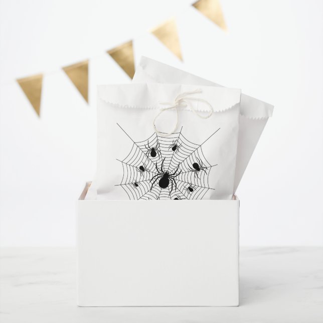 Black White spiders spiderweb Halloween pattern Favour Bags (Party)