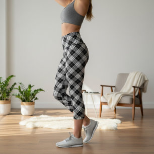 Black & White Tartan Chic Stylish Plaid Pattern Capri Leggings