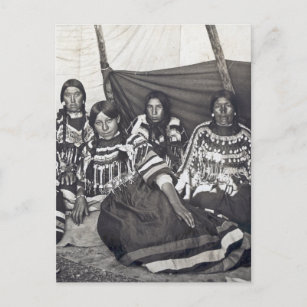 Blackfeet Indian Ladies Vintage Stereoview Postcard