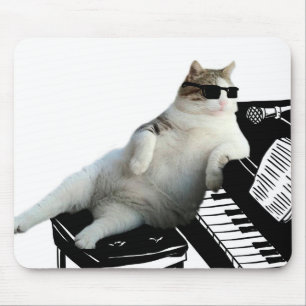 Blind cat pianist mouse mat