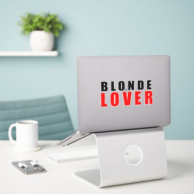 Blonde lover (Laptop On Desk)