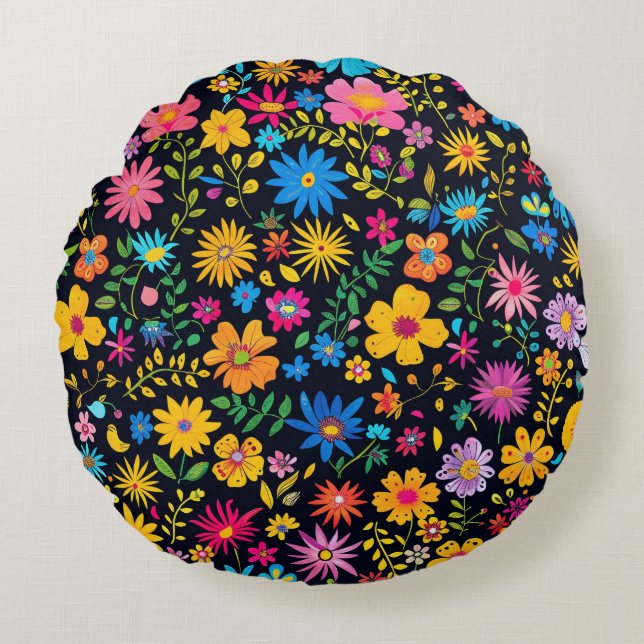 Blooming Beautiful design Round Pillow (Front)