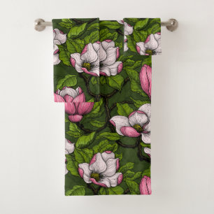 Blooming magnolia on dark green bath towel set