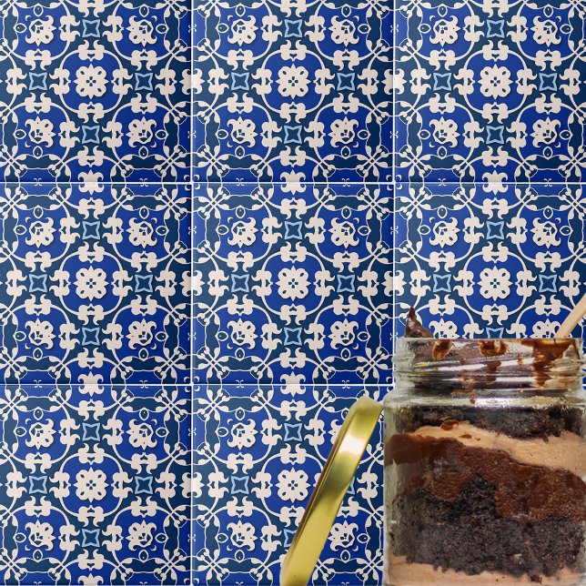 Blue and White Classic Elegant Damask Pattern Tile (Creator Uploaded)