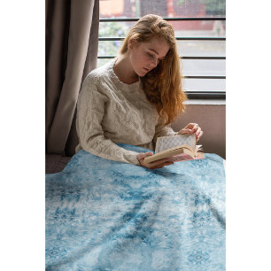 Blue and white feather pattern fleece blanket