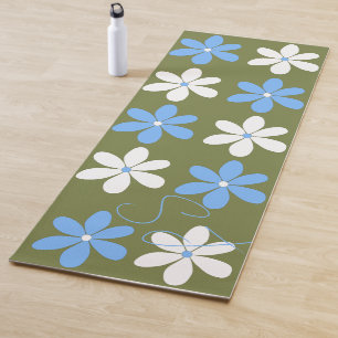 BLUE AND WHITE LARGE DAISY FLOWERS SCRIPT INITIALS YOGA MAT