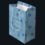 Blue and White Winter Snowflake Pattern Medium Gift Bag<br><div class="desc">Celebrate the season with this elegant blue and white winter snowflake pattern. Perfect for holiday gifts.</div>