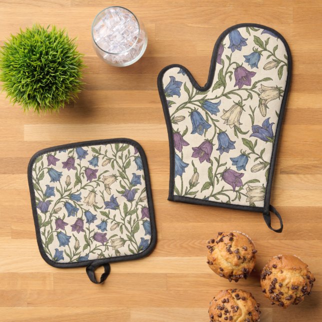 Blue Bellflower Pattern - Aesthetic Botanical Flor Oven Mitt & Pot Holder Set (Top Down)