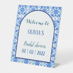 Blue colour welcome sign