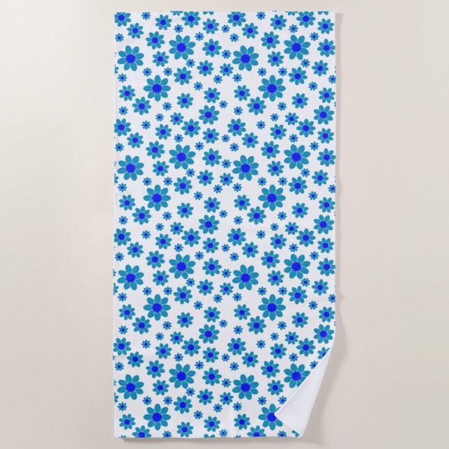 Blue Daisies | Floral Repeating Daisy Pattern Beach Towel (Front)