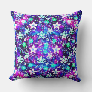 Blue Floral Pattern - Edelweiss Flower Geometric T Cushion