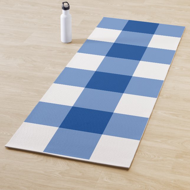 Blue gingham pattern yoga mat (In Situ)