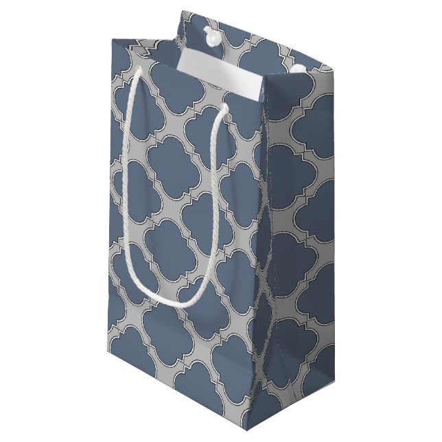 Blue-gray quatrefoil small gift bag (Front Angled)