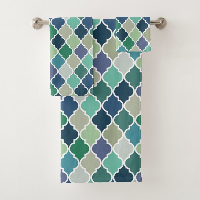Blue, green and turquoise quatrefoil pattern bath towel set (Insitu)