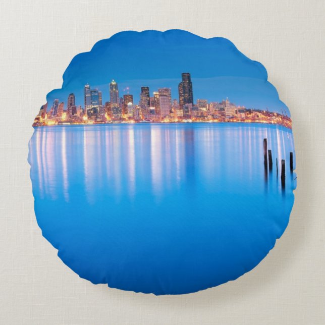 Blue hour view of downtown Seattle Round Cushion (Front)
