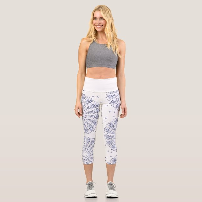 Blue mandala pattern capri leggings (Front)