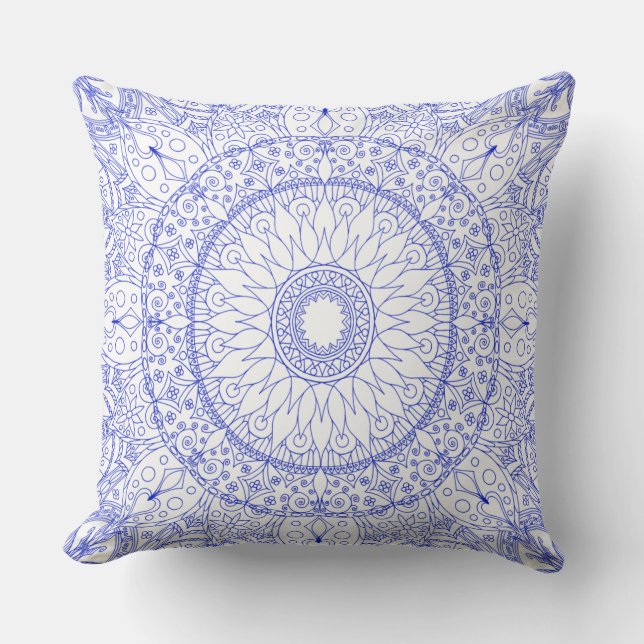 Blue mandala Pillow (Front)