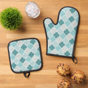 Blue Moroccan Trellis, Latticework, Quatrefoil Oven Mitt & Pot Holder Set