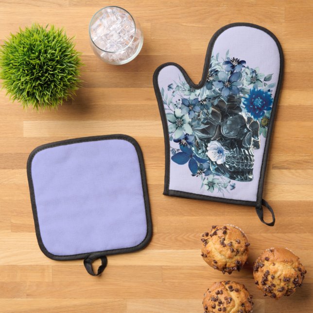 BLUE REVERIE OVEN MITT & POT HOLDER SET (Top Down)