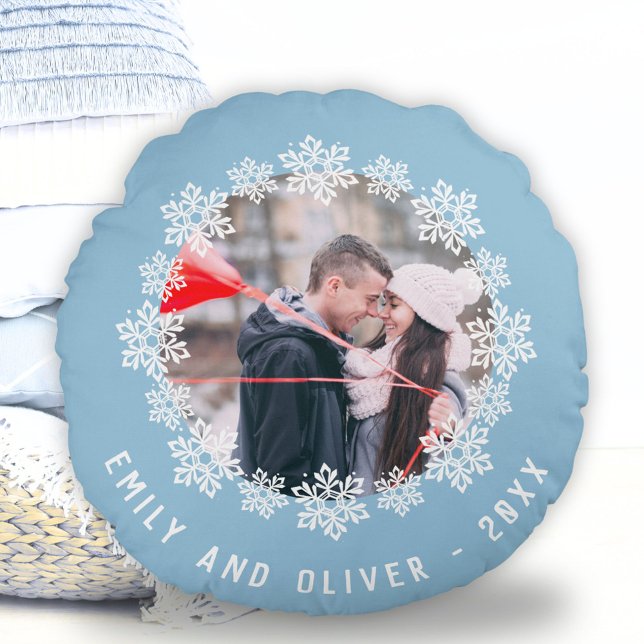 Blue Snowflake Frame Couple Keepsake Photo Round Cushion (Creator Uploaded)