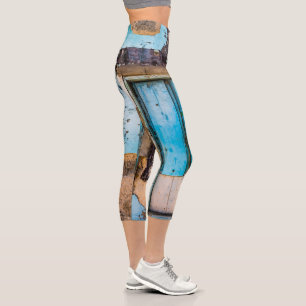 Blue wall and door capri leggings