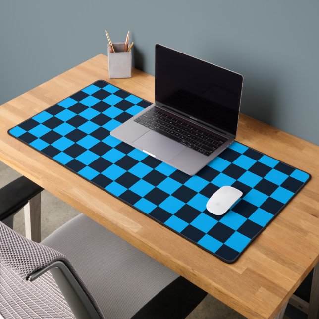 Blueberry checkered pattern desk mat (Office 2)
