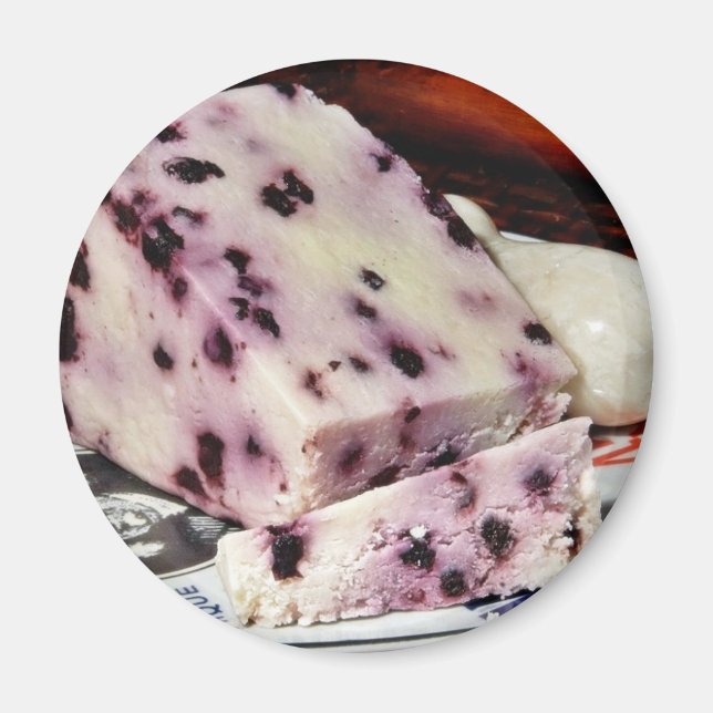 Blueberry White Stilton Magnet (Front)