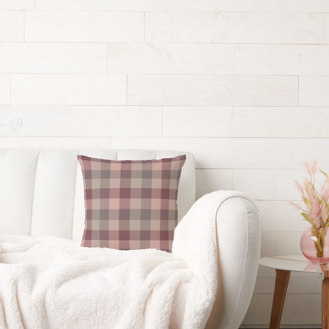Blushwood plaid cushion (Couch)
