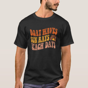 Boat Waves Sun Rays Beach Days Cute Retro Summer V T-Shirt