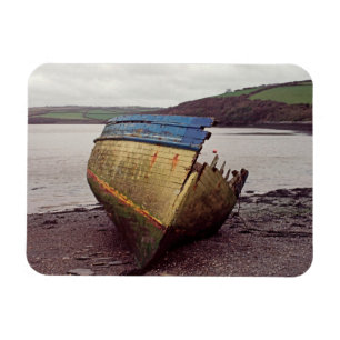 Boat wreck magnet