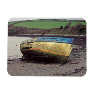 Boat wreck magnet
