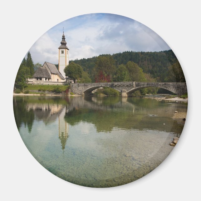 Bohinj lake with church in Slovenia round magnet (Front)