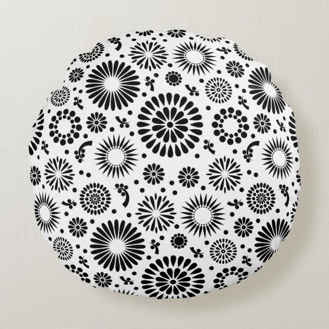 Boho flowers Black and White vector floral pattern Round Cushion (Front)