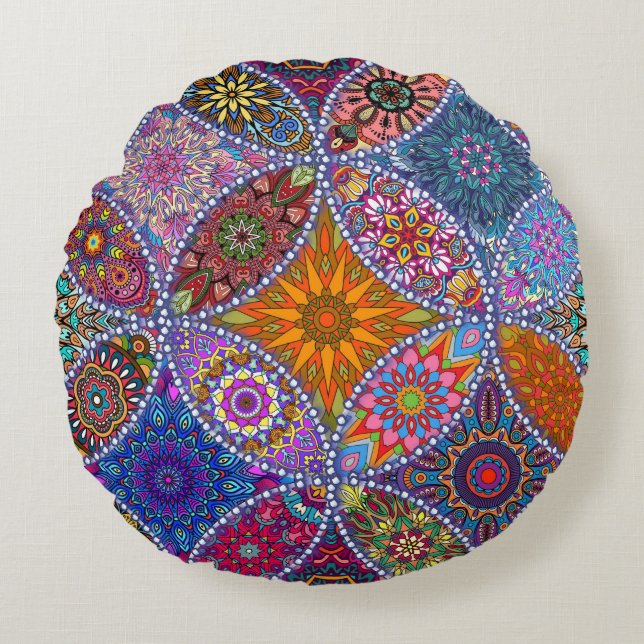 Boho Mandala Quilt Pattern Colourful Hippie Style Round Cushion (Front)