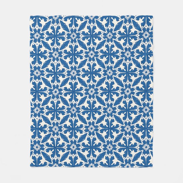 Boho Pattern in Blue – Elegant & Bold Fleece Blanket (Front)