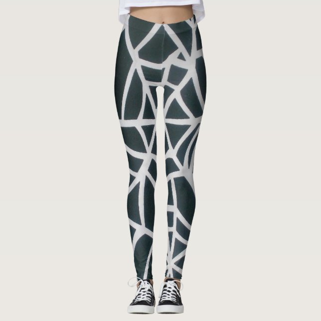 Bold Black & White Spider Web Geometric Pattern. Leggings (Front)