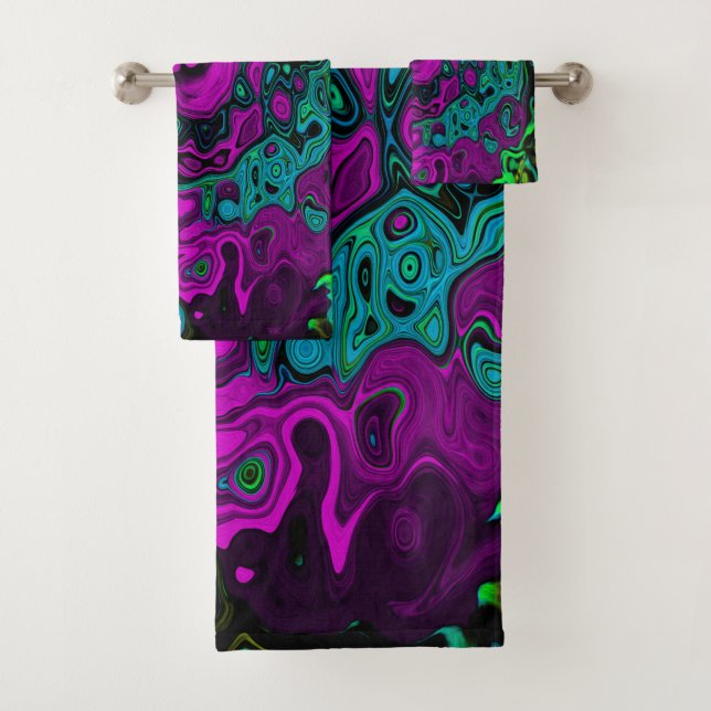 Bold Magenta Abstract Groovy Liquid Art Swirl Bath Towel Set (Insitu)