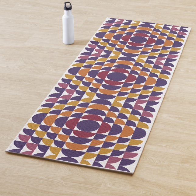 Bold Retro Circles Yoga Mat (In Situ)