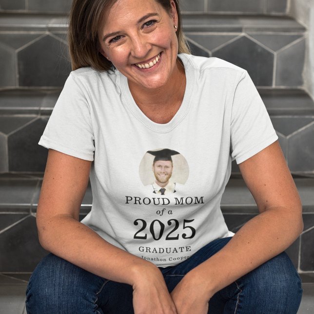 Bold Text Photo Proud Mom of 2023 Graduate T-Shirt (Creator Uploaded)