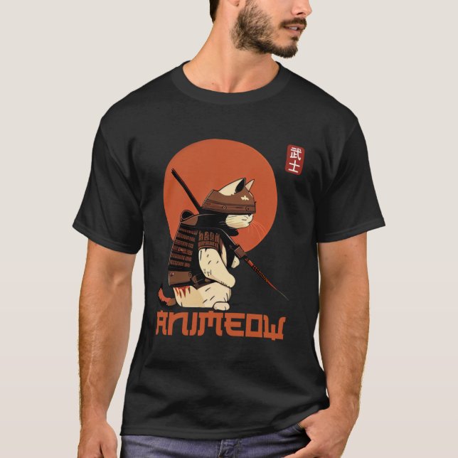 Bold warrior cat in classic samurai armour Japanes T-Shirt (Front)