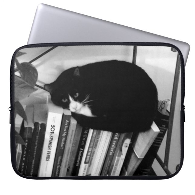 Book-Loving Cat  Laptop Sleeve (Front)